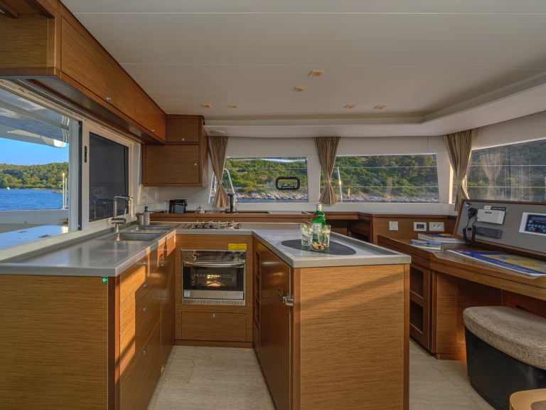 Catamaran rental in Trogir - Lagoon Lagoon 450 F