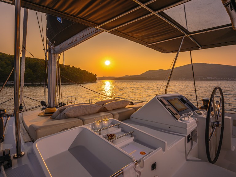 Boat rental Lagoon Lagoon 450 F in Trogir on Samboat