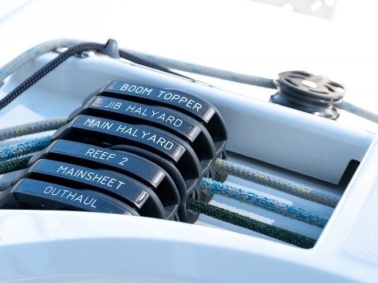 Sailboat rental with or without captain Bénéteau Alimos