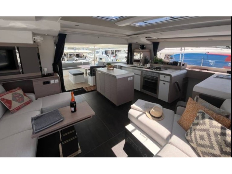Fountaine Pajot Aura 51 in Alimos on SamBoat