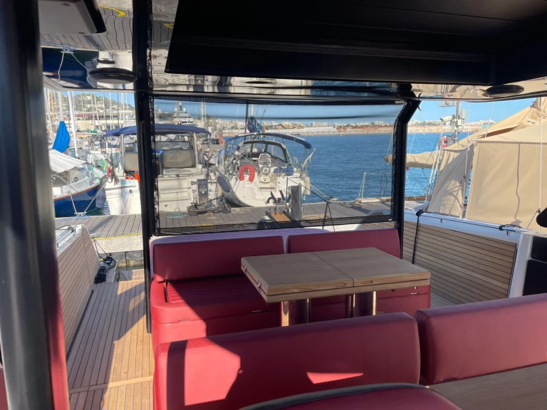 Bareboat Rental Motorboat Cranchi with a boat licence