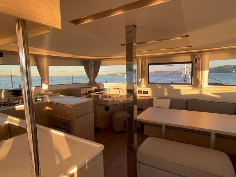 Yacht charter Port Grimaud cheap Lagoon 46