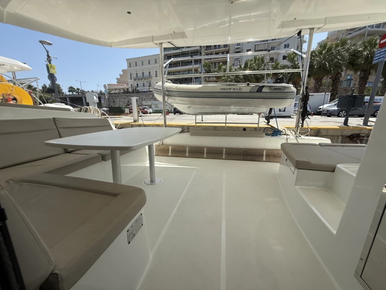 Catamaran rental in Nikiána - Lagoon Lagoon 42, 2020,  Air Condition, Generator, Water maker, Solar panel, Only with skipper, 2 SUP offered free