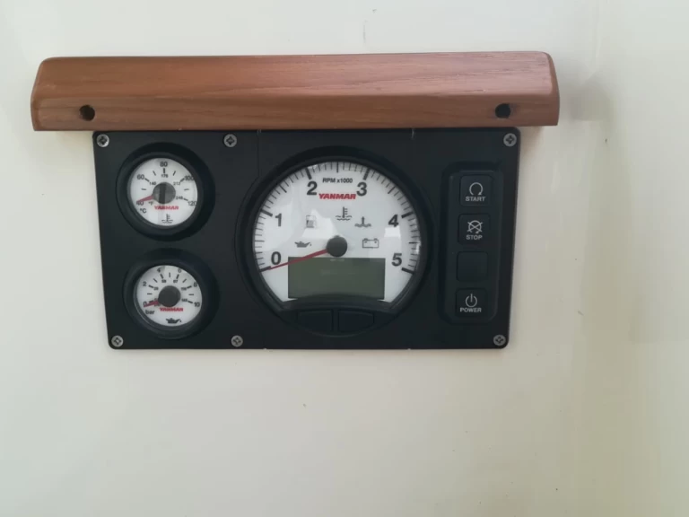 Rent a D&D Yacht D&D Kufner 54.2 Punat