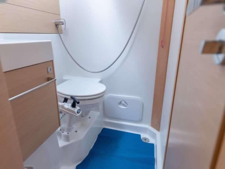 Bareboat Rental Sailboat Jeanneau with a boat licence