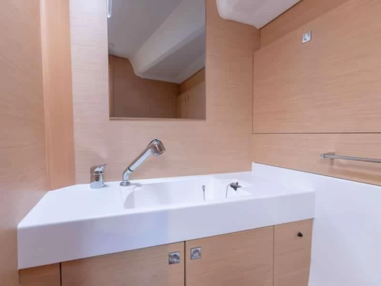 Sailboat for rent Pisticci at the best price