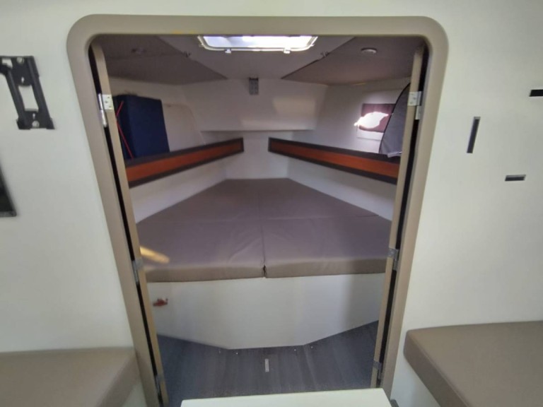 Sailboat for rent Saint-Quay-Portrieux at the best price