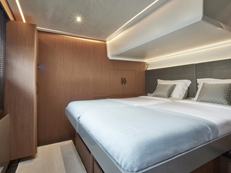 Motorboat rental with or without captain Prestige Dubrovnik