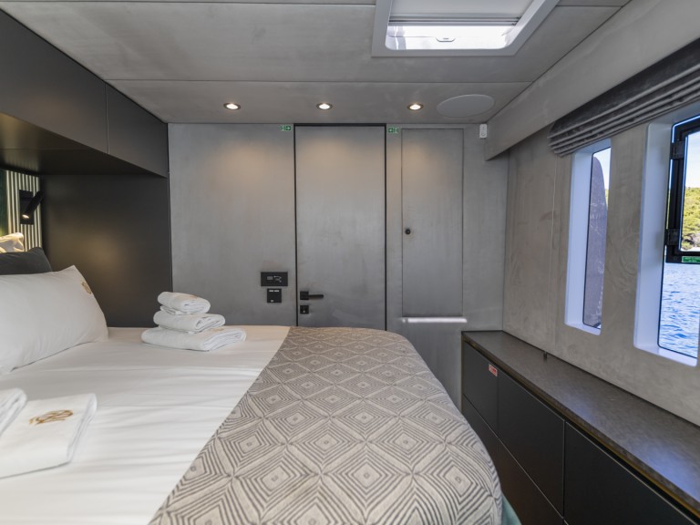 Yacht charter Tivat cheap Sunreef 60 (23)