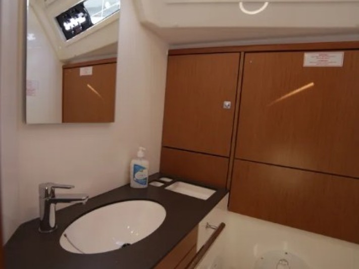 Sailboat for rent Orhaniye at the best price