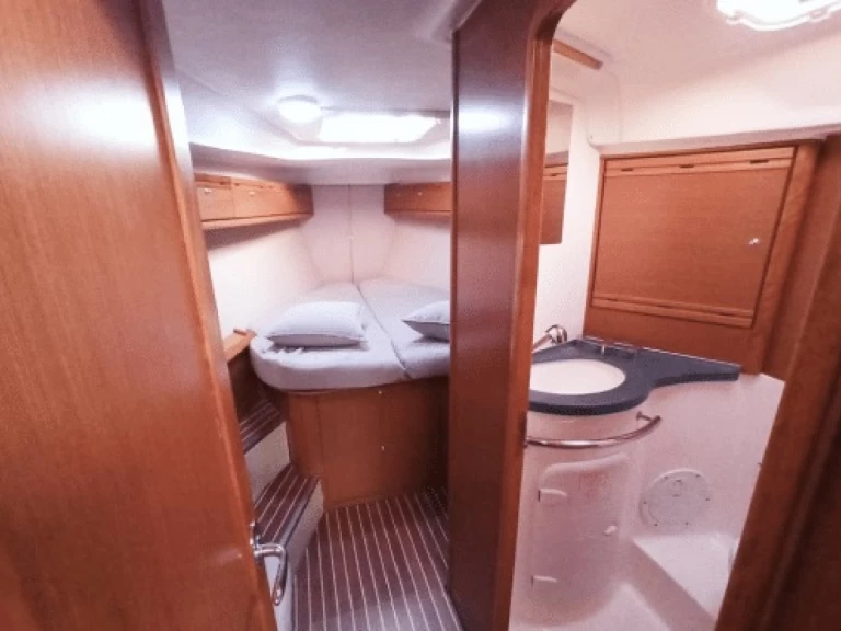 Yacht charter Volos cheap Cruiser 40