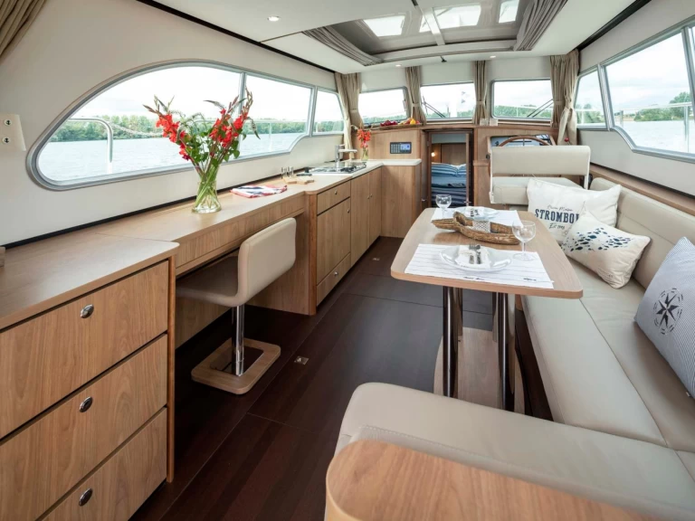 Motorboat rental with or without captain Linssen Kinrooi (City)