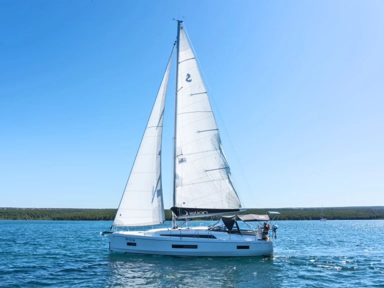 Bénéteau Oceanis 40.1 in Skradin on SamBoat