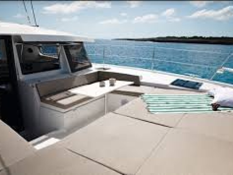 Rent a BALI 4.2 VI (4D/2C/2P) BALI 4.2 VI Ajaccio