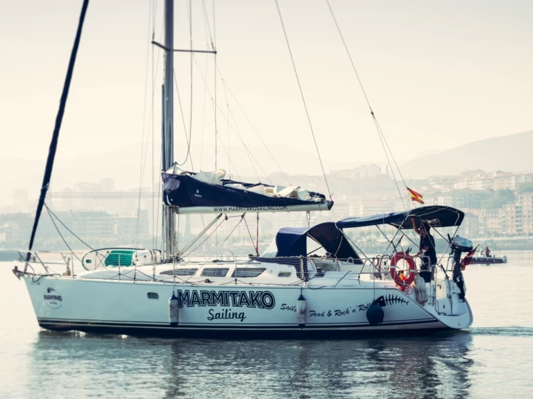 Sailboat rental with or without captain Jeanneau Getxo