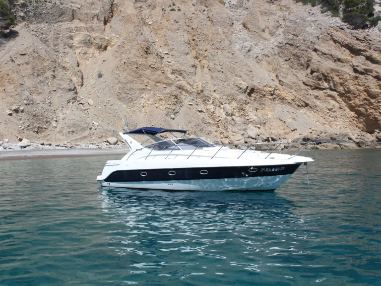 Bareboat Rental Motorboat Sessa Marine with a boat licence