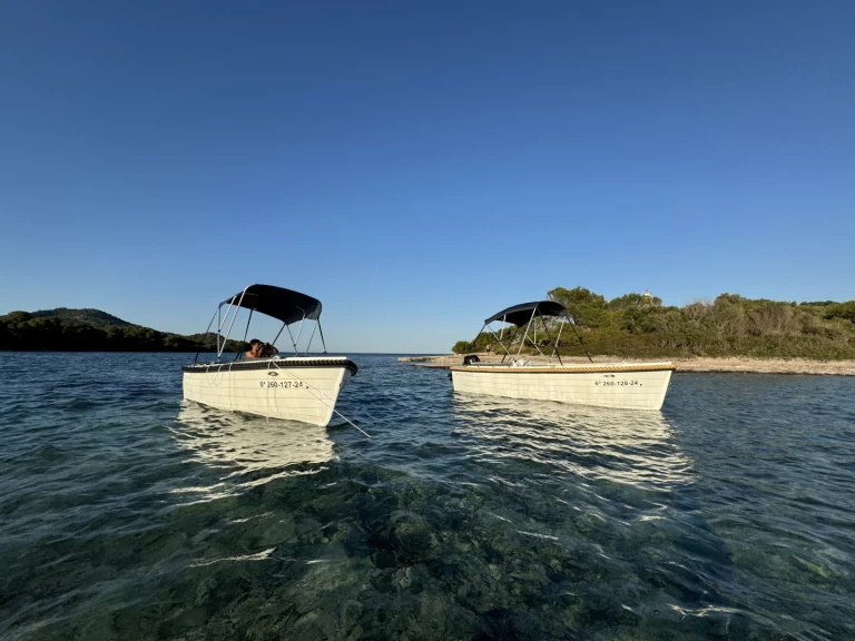 Bareboat Rental Motorboat Silver with a boat licence