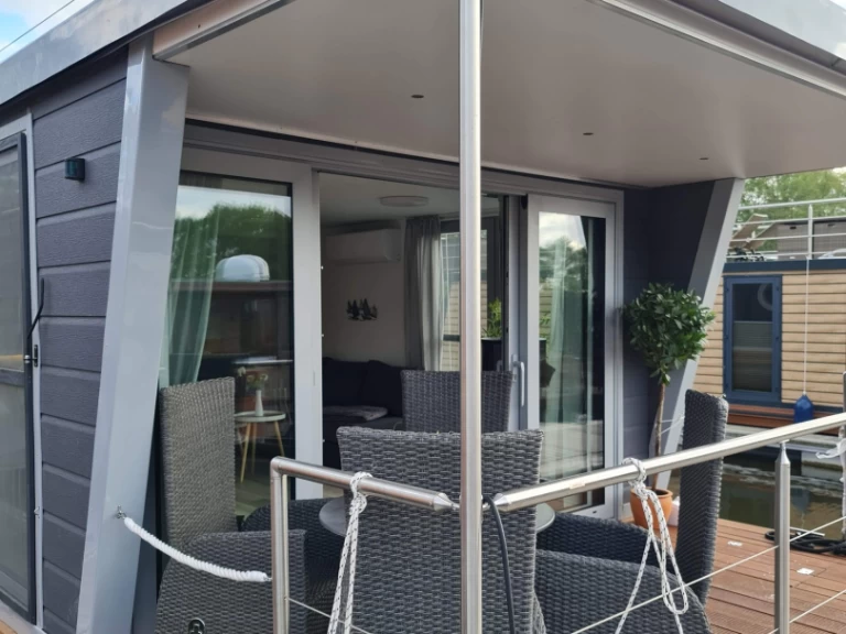 Houseboat rental in Waren (Müritz) - D13 Woma D13 - Standard