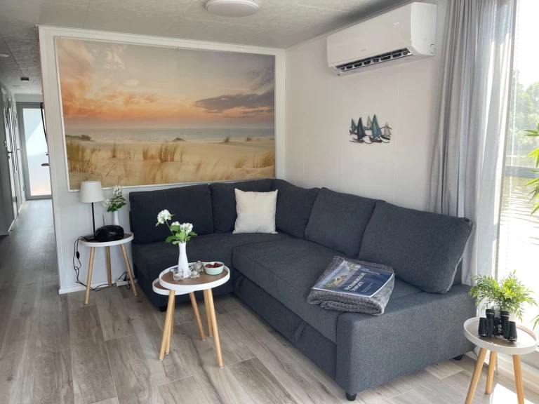 Boat rental D13 Woma D13 - Standard in Waren (Müritz) on Samboat