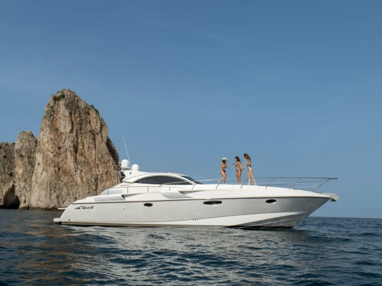 Motorboat for rent Salerno at the best price
