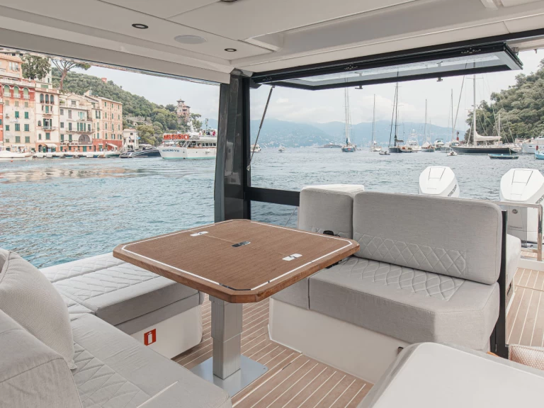 Motorboat rental with or without captain Saxdor Alyki