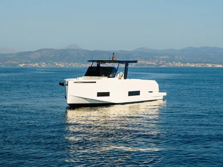 Bareboat Rental Motorboat De Antonio with a boat licence