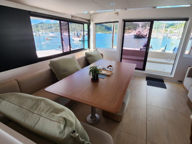 Rent a 15 BALI 5.8 Port Cogolin