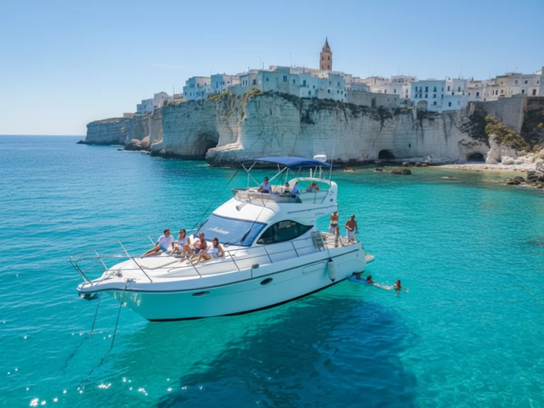 Motorboat rental in Polignano a Mare - ASTINOR 36 fly