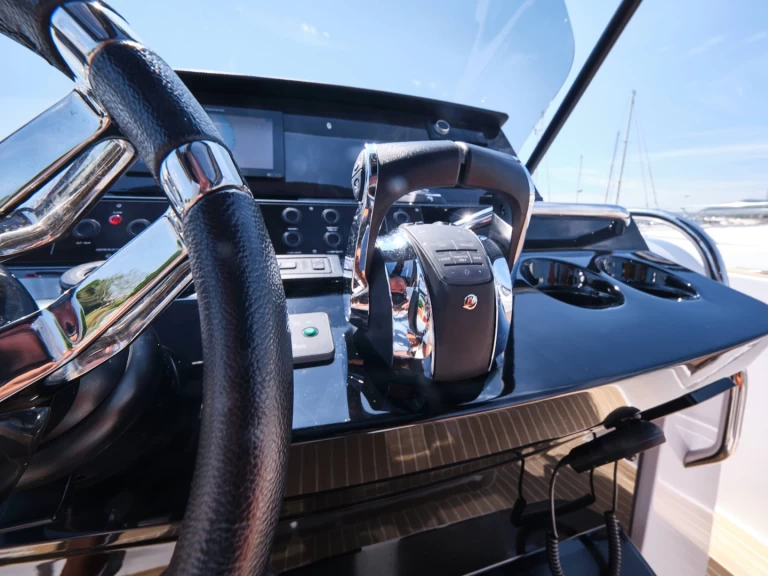 Pardo Yachts Pardo 38 in Ibiza Town on SamBoat