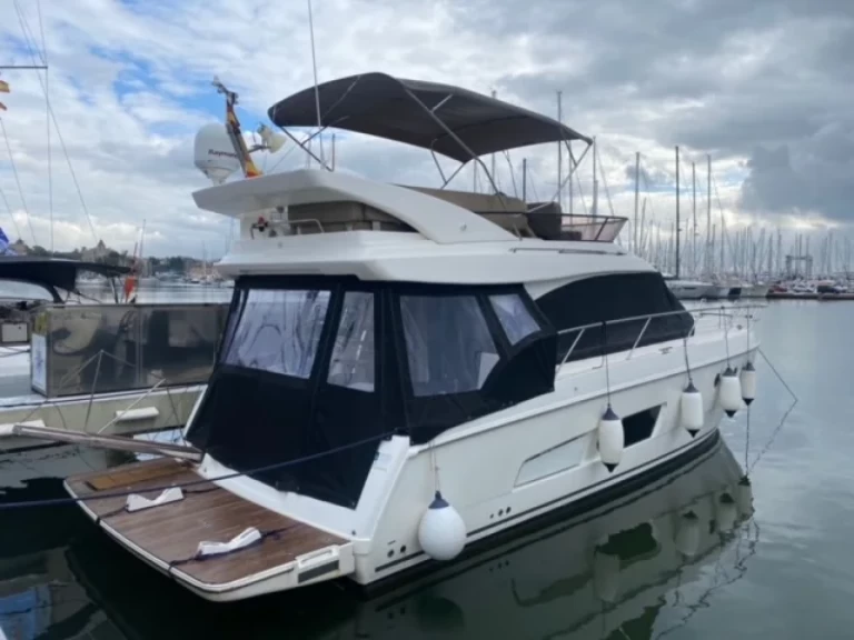 Motorboat rental in Palma de Mallorca - Bavaria Virtess 420 Fly