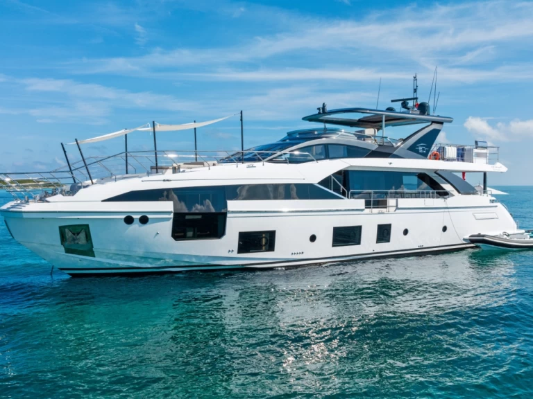 Luxury Yacht rental in South Miami Beach - Azimut Azimut 88