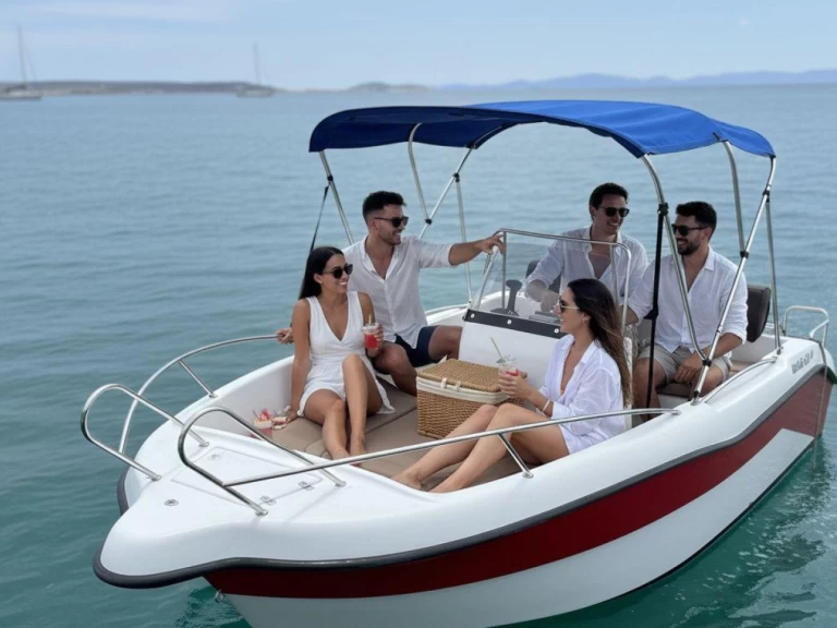 Boat rental Mareti 45O open in Roda de Barà on Samboat