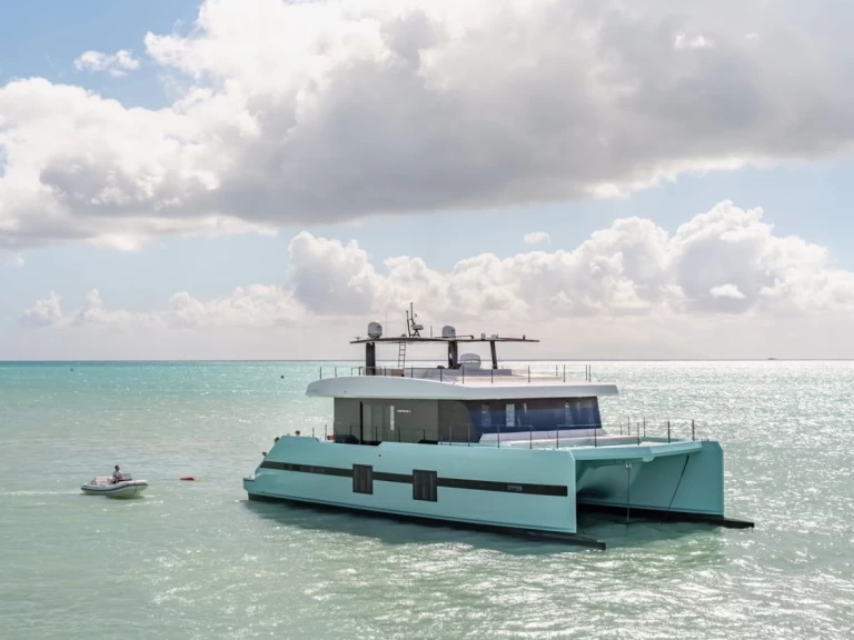 Catamaran rental with or without captain Sunreef Miami
