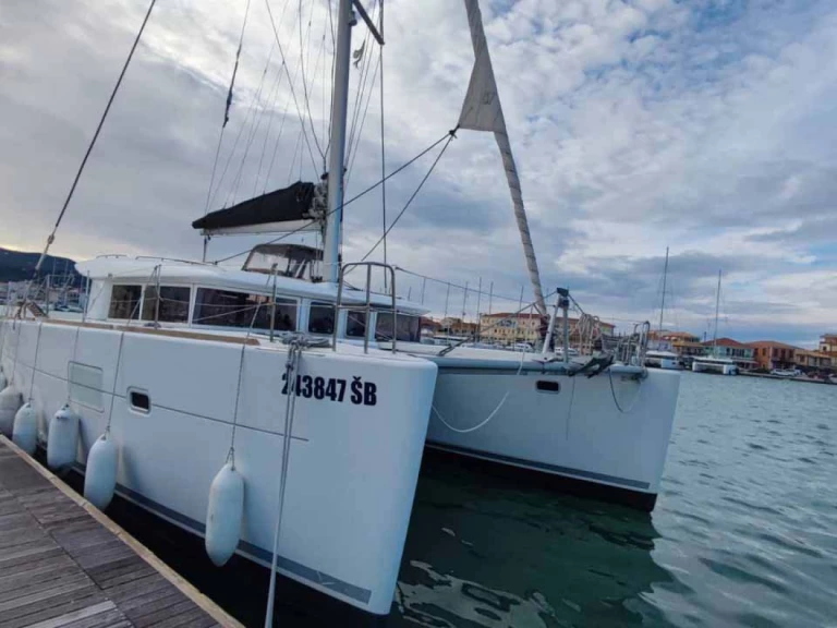 Rent a Lagoon Lagoon 400 S2 Lefkáda