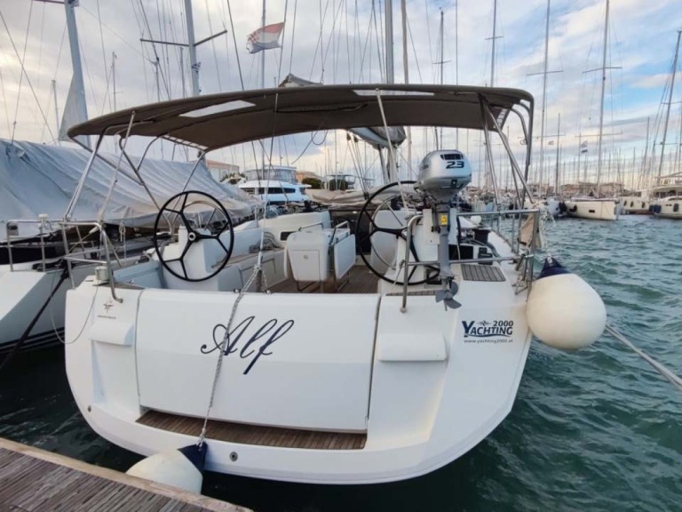 Jeanneau Sun Odyssey 519 in Lefkáda on SamBoat
