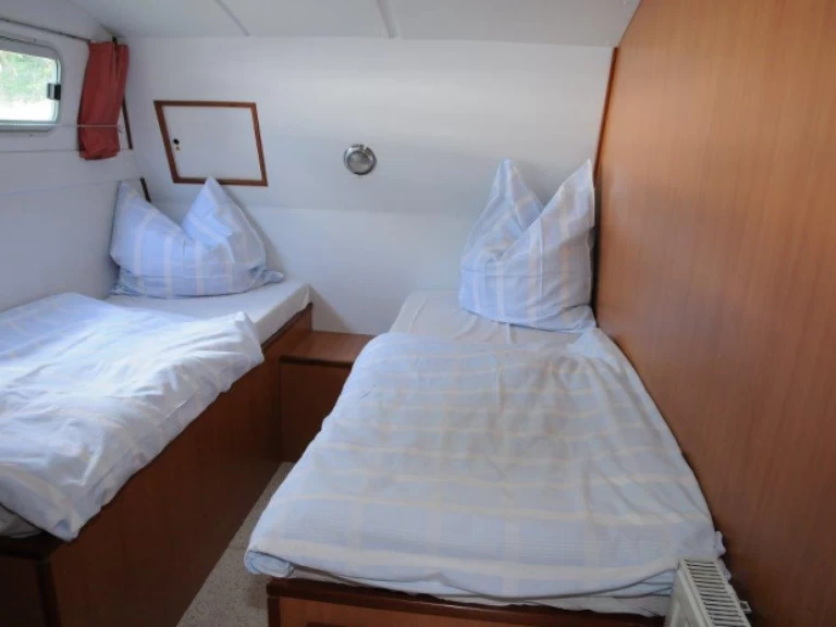 Bareboat Rental Motorboat  with a boat licence