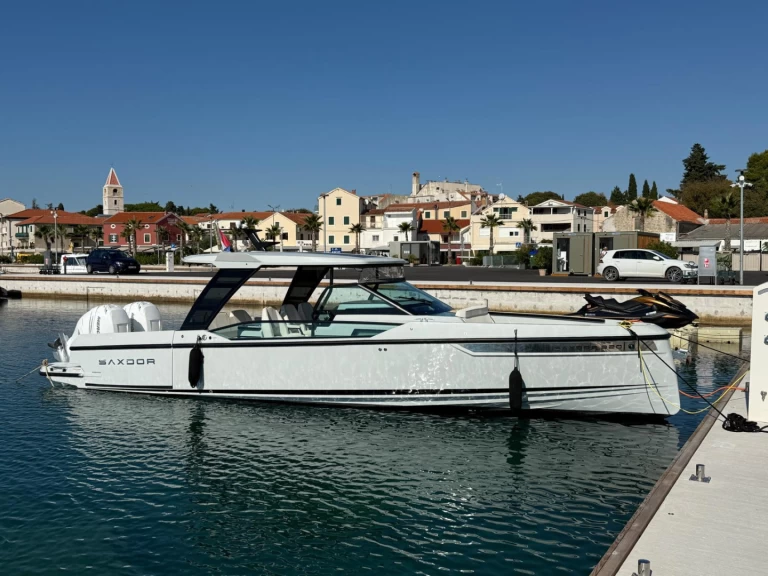 Bareboat Rental Motorboat Saxdor with a boat licence