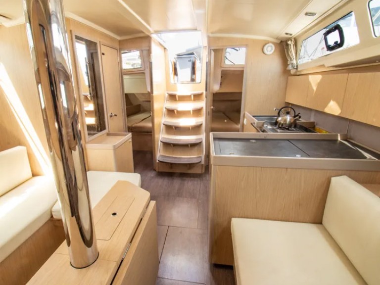 Yacht charter Nikiána cheap Oceanis 41.1[G]