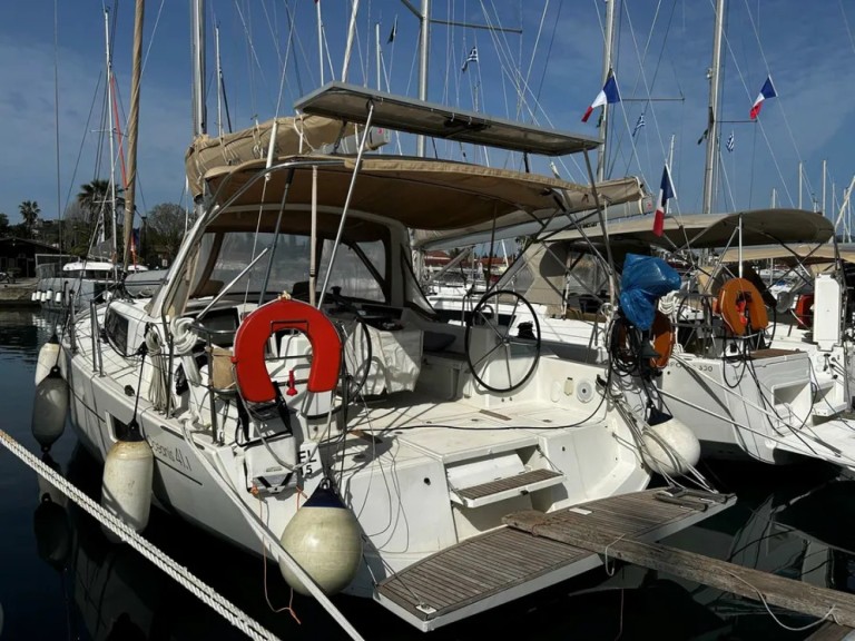 Bareboat Rental Sailboat Bénéteau with a boat licence