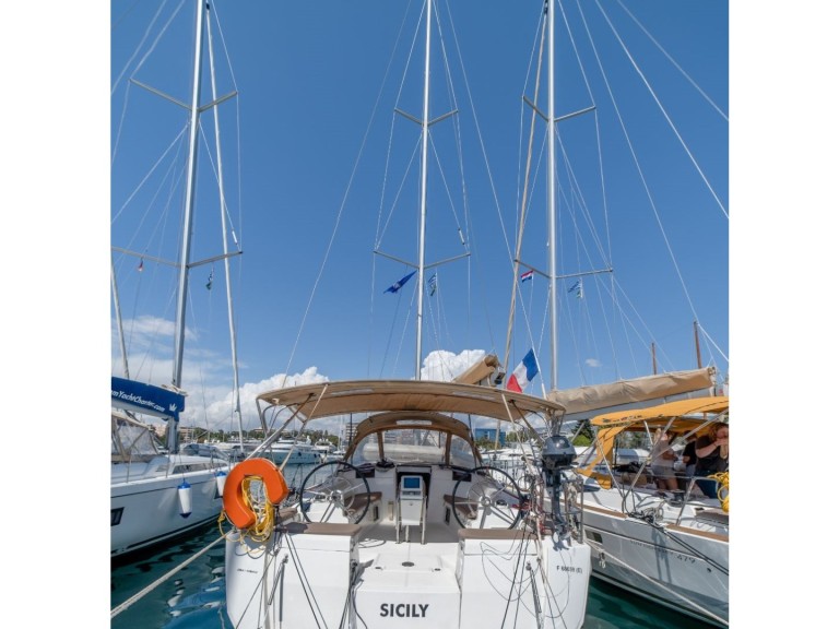 Yacht charter Alimos cheap Sun Odyssey 449