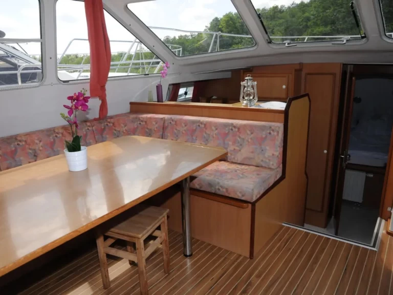 Rent a  Tarpon 42 TP Lübz