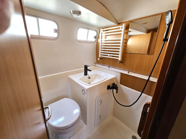 Motorboat rental in Lübz -  Tarpon 37 DP