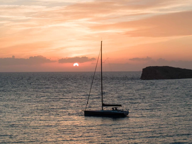 Bareboat Rental Sailboat Bénéteau with a boat licence