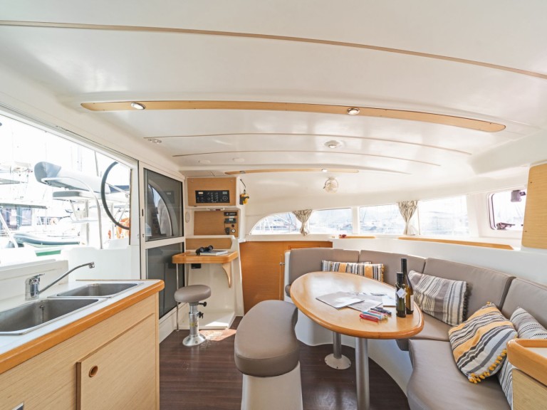 Rent a Lagoon Lagoon 380 Kavála