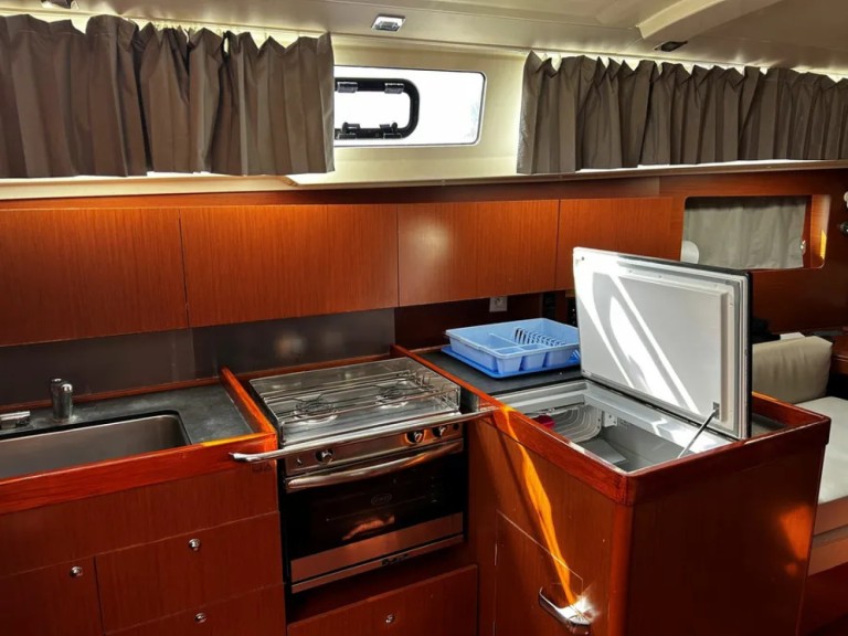 Bénéteau Oceanis 41.1 in Lefkáda on SamBoat