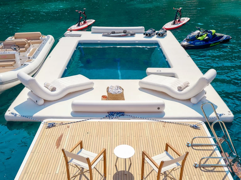 Bareboat Rental Luxury Yacht Princess with a boat licence