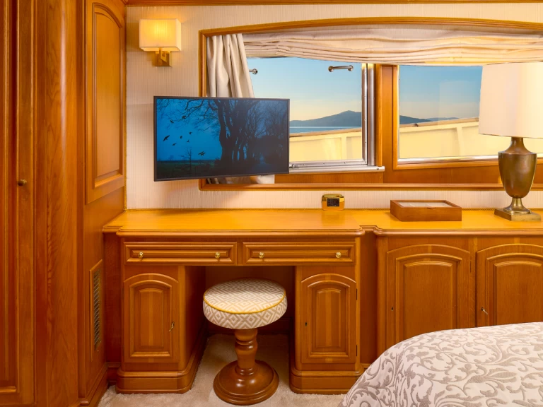 Rent a Benetti Benetti Classic 115 Trogir