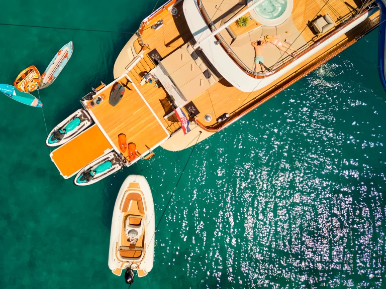 Sailboat for rent Split at the best price