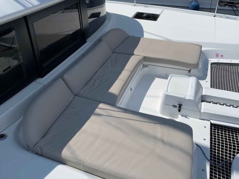 Catamaran rental in Lefkáda - Lagoon Lagoon 46
