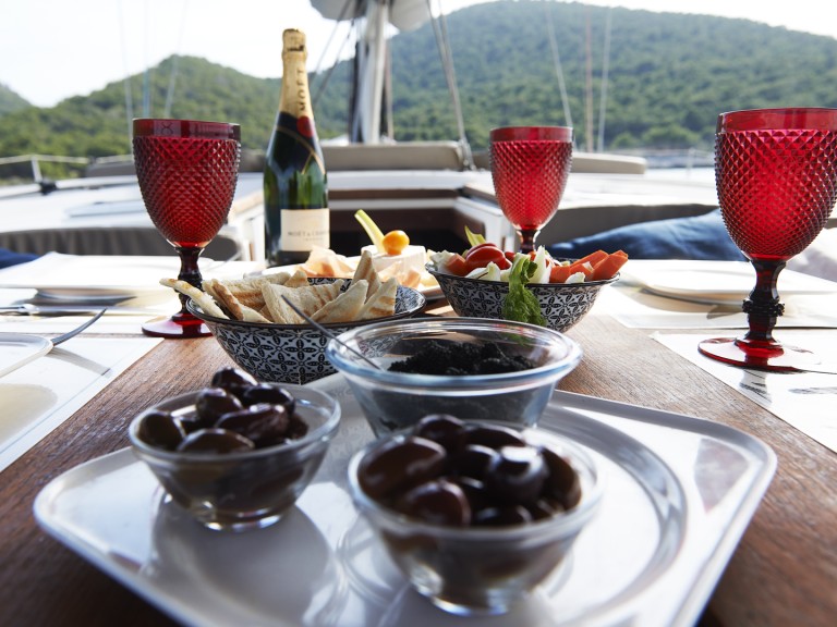 Sailboat rental in Milazzo - Hanse Hanse 540 E